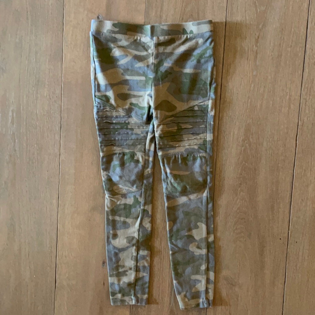 Girl's Camo Leggings- Size 6/6x
